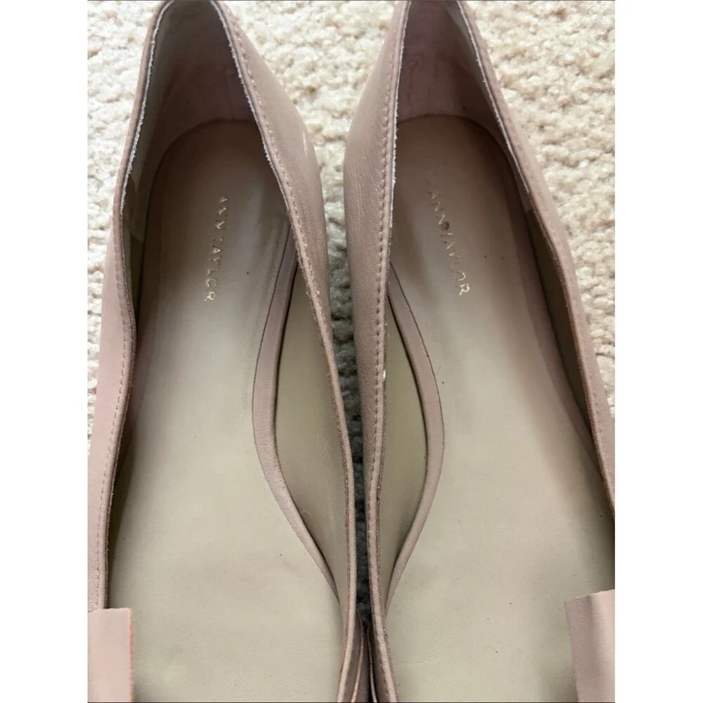 Ann Taylor Neutral Beige Pointed Toe Ballet Flat Bow Accent Sz 8